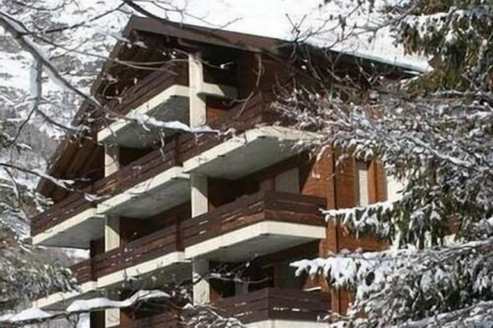 Photo of Outdoor in Taesch