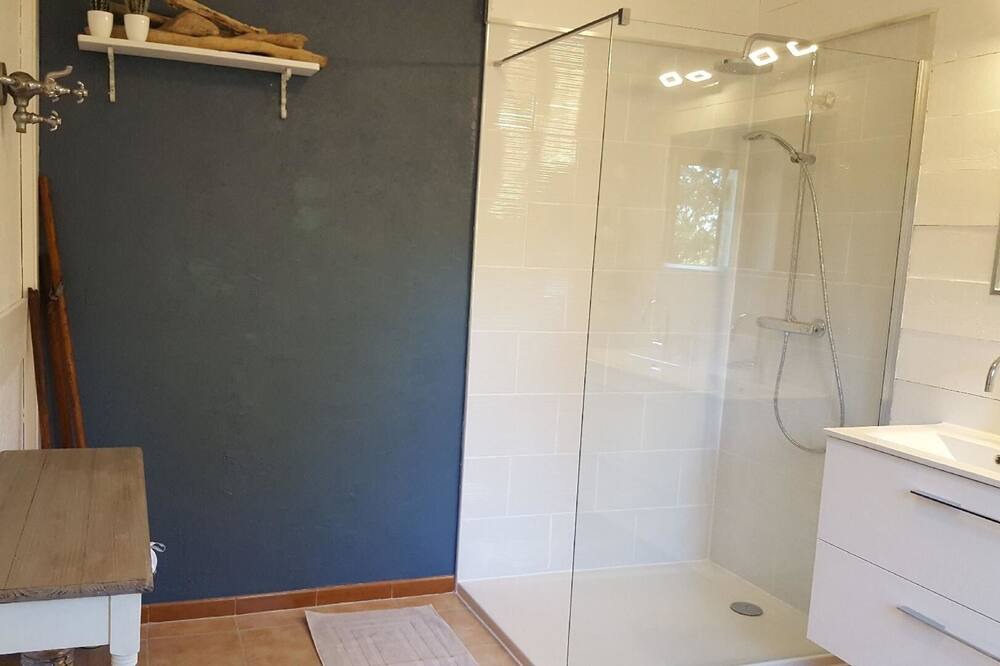 Photo of Bathroom in Montignac-de-Lauzun