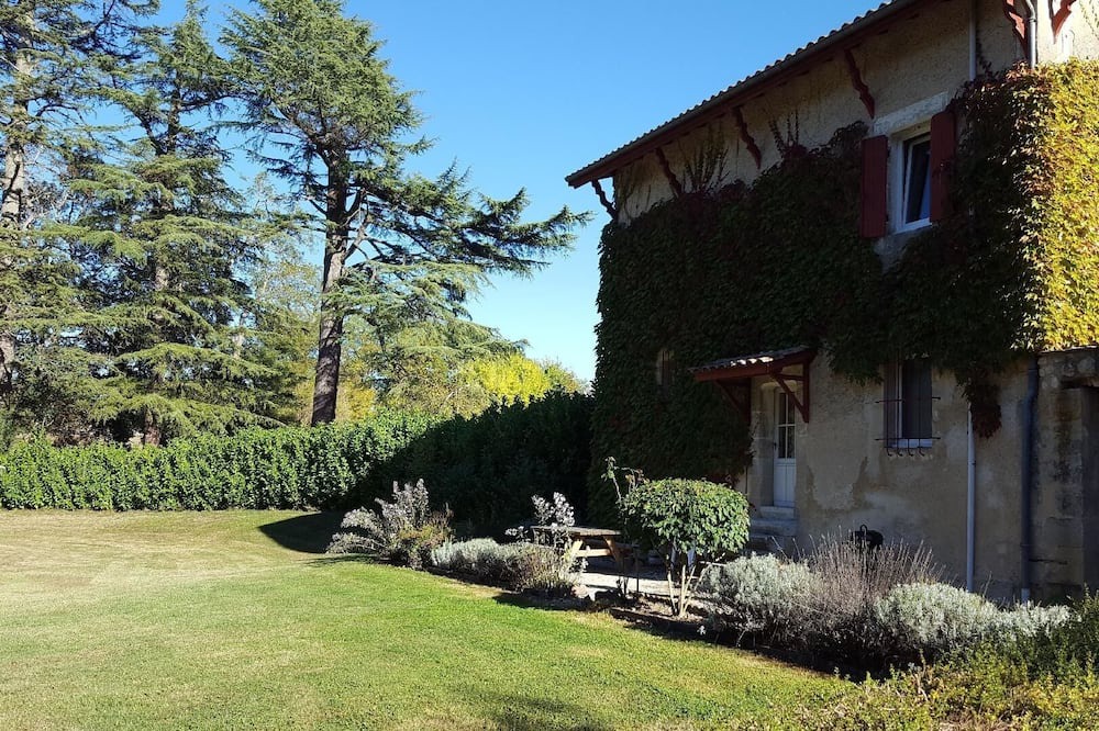 Photo of Outdoor in Montignac-de-Lauzun