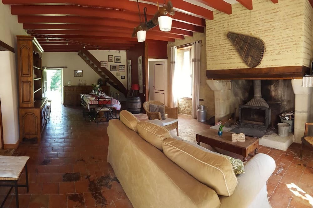 Photo of Livingroom in Montignac-de-Lauzun