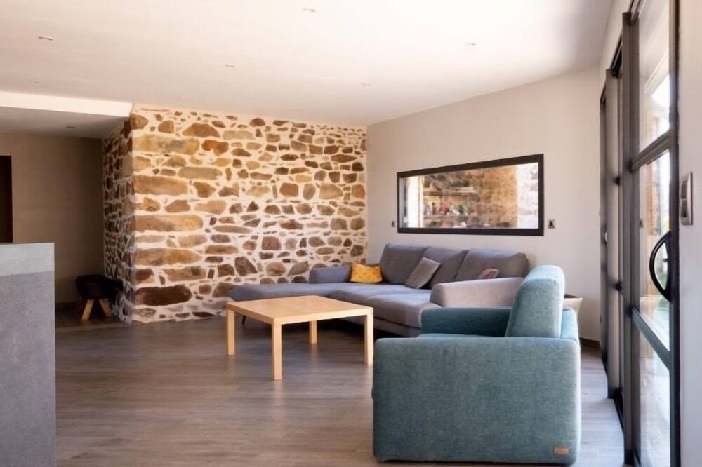 Photo of Livingroom in Neuville-sur-Sarthe