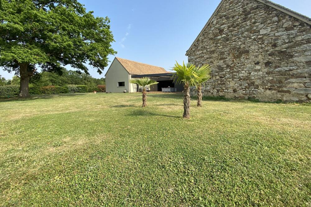 Photo of Outdoor in Neuville-sur-Sarthe