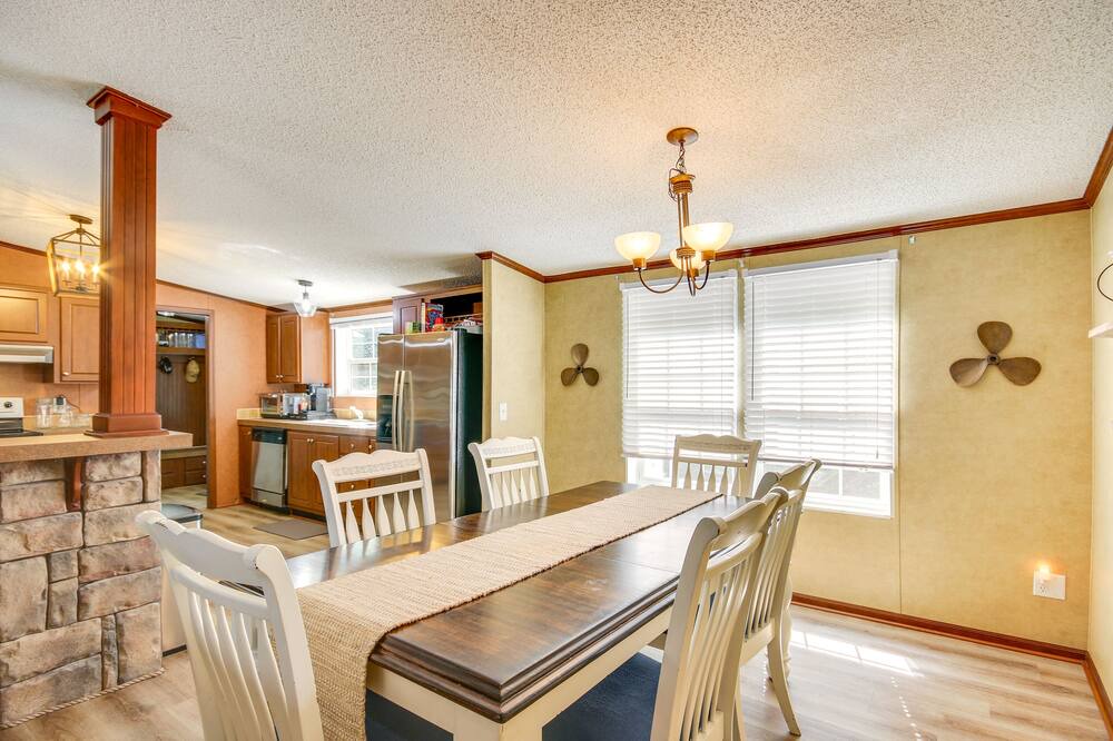 Photo of Livingroom in Newberry Shores