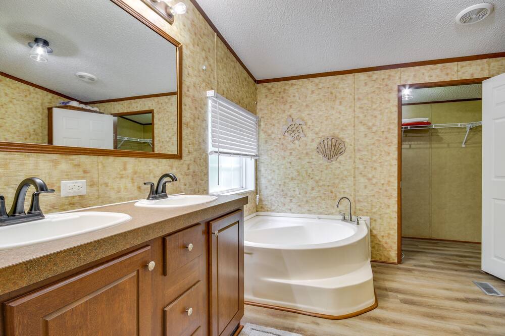 Photo of Bathroom in Newberry Shores