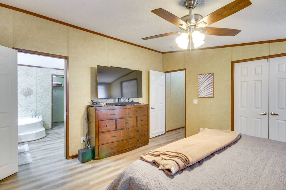 Photo of Bedroom in Newberry Shores