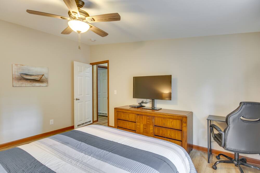 Photo of Bedroom in Newberry Shores