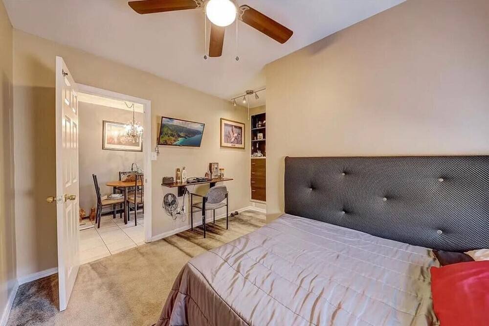 Photo of Bedroom in Belmont Cragin
