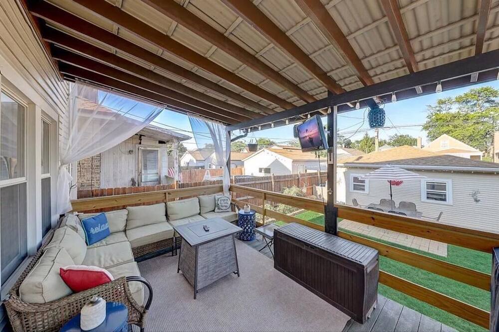 Photo of Patio Balcony in Belmont Cragin