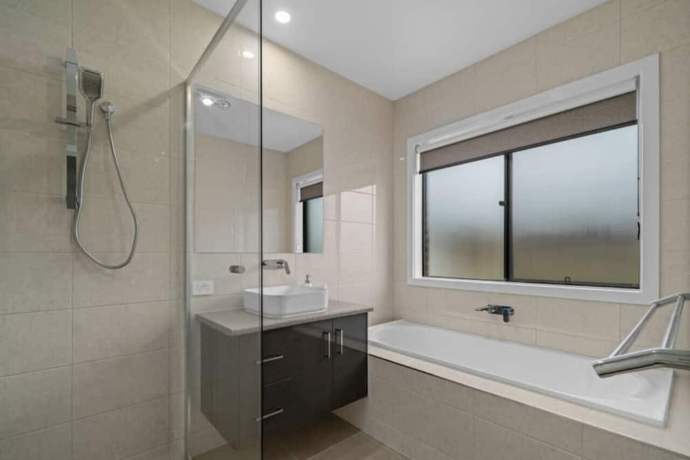 Photo of Others in Kialla