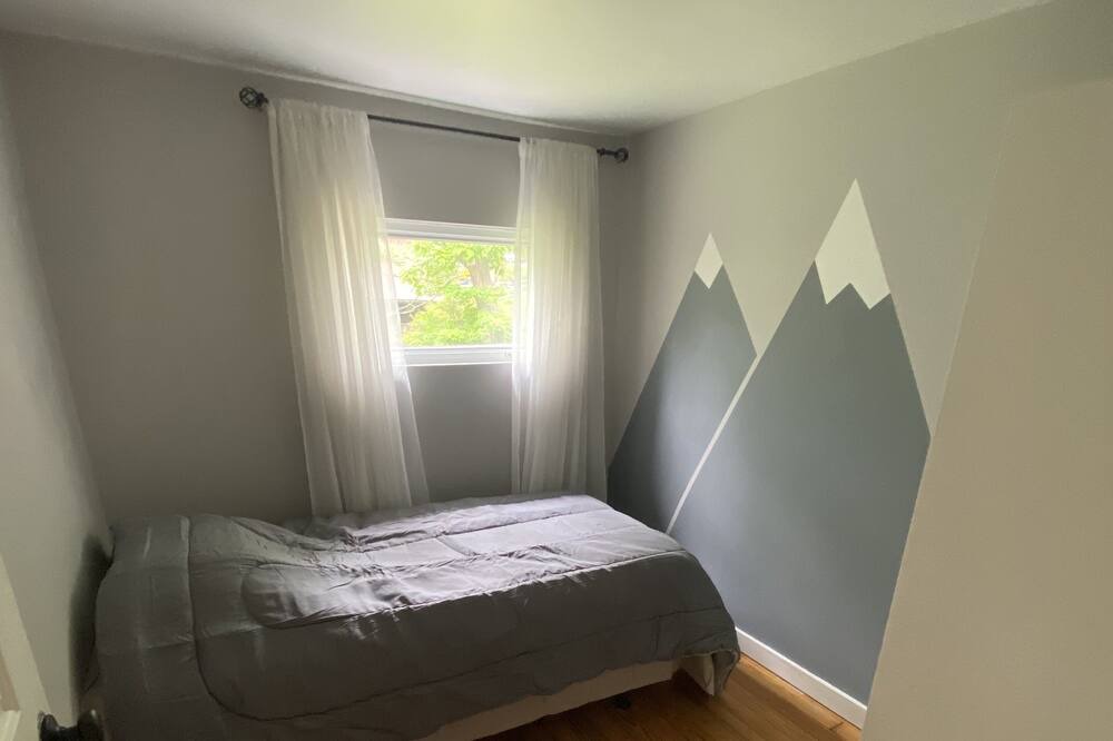 Photo of Bedroom in Ligonier