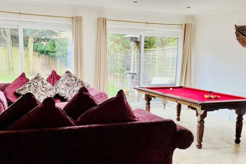 Photo of Livingroom in Walton-on-Thames