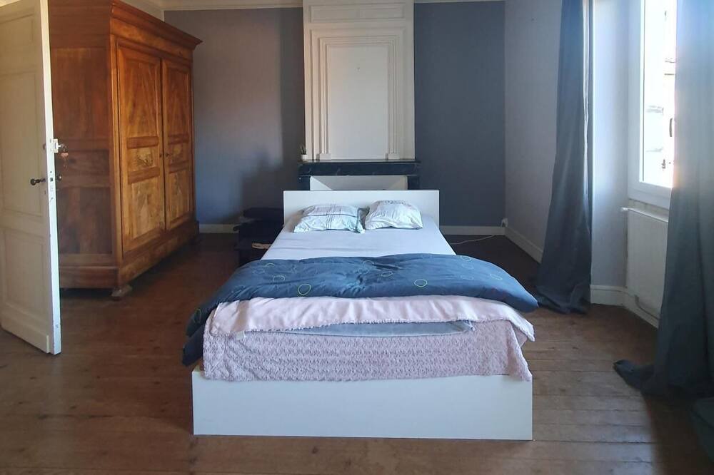 Photo of Bedroom in Lamarque