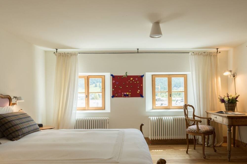 Photo of Bedroom in La Punt-Chamues-ch