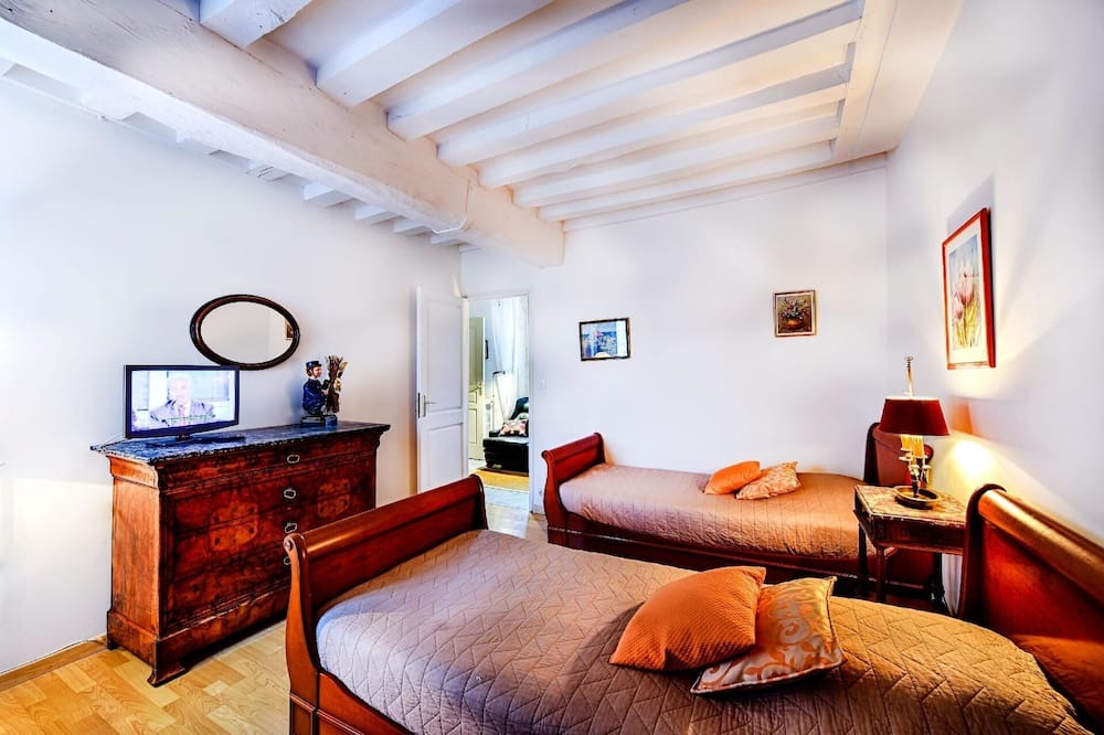 Photo of Bedroom in Saint-Wambert-des-Trois-Vallees