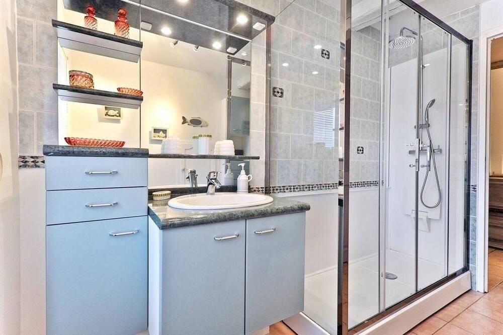 Photo of Kitchen in Saint-Wambert-des-Trois-Vallees