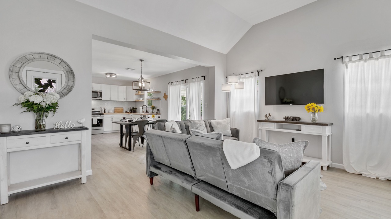 Photo of Livingroom in Harper