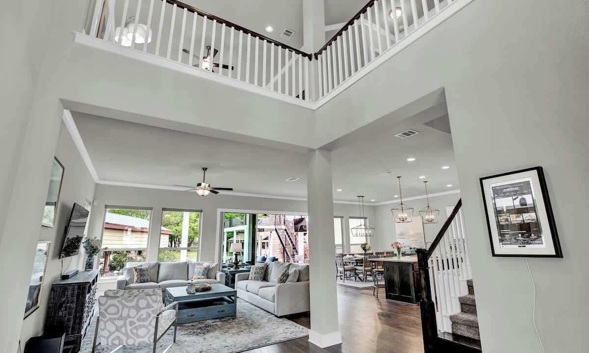 Photo of Livingroom in Horseshoe Bay