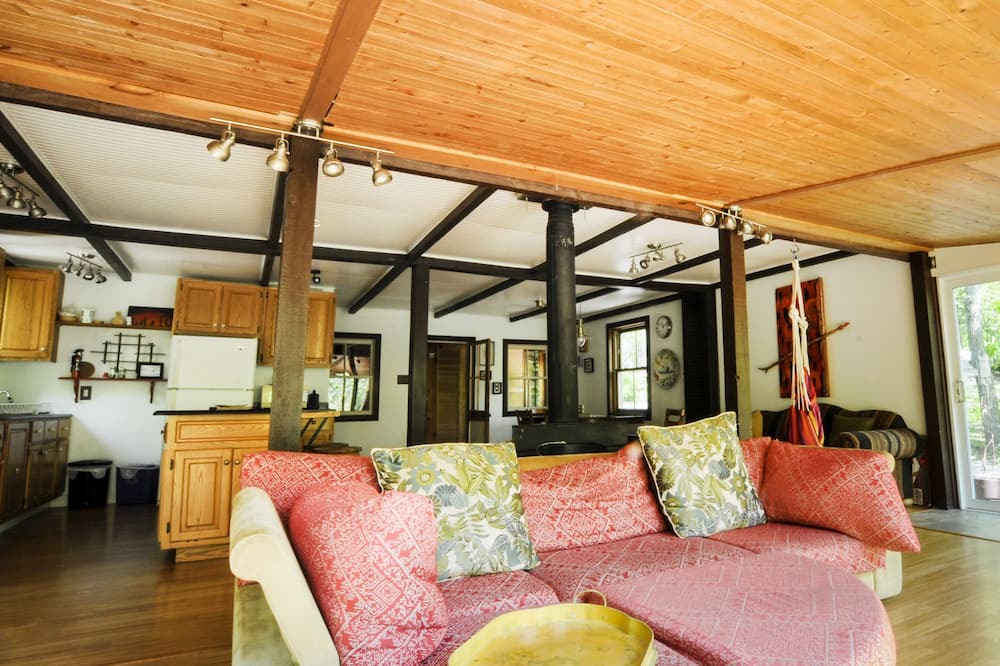 Photo of Livingroom in Saint-Laurent-de-l'ile d'Orleans