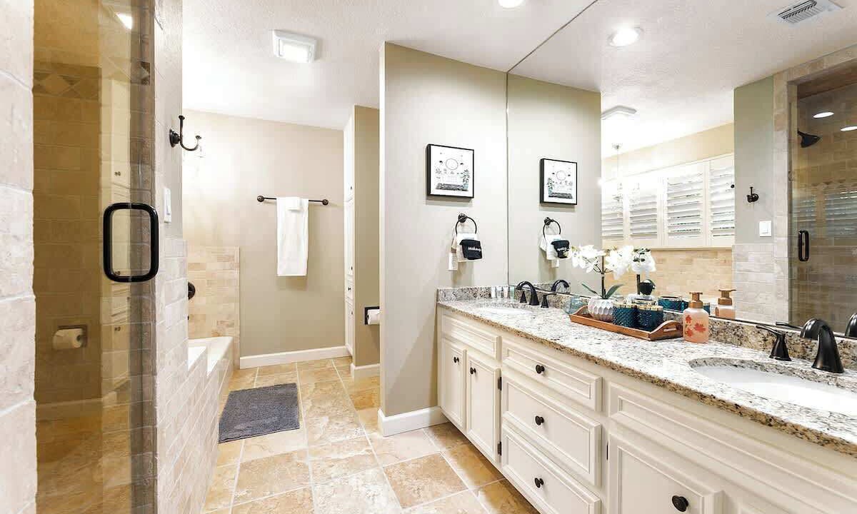 Photo of Bathroom in Horseshoe Bay