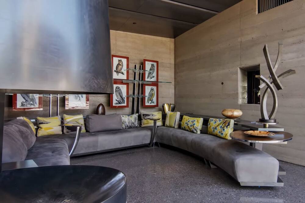 Photo of Livingroom in Desert Mountain