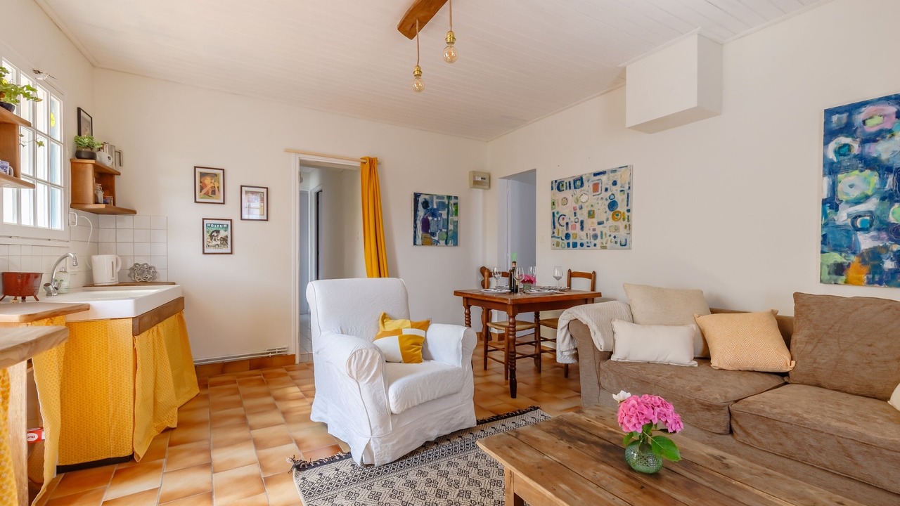 Photo of Livingroom in Curzon