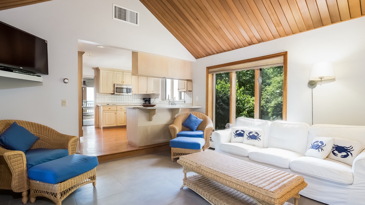 Photo of Livingroom in South Duxbury