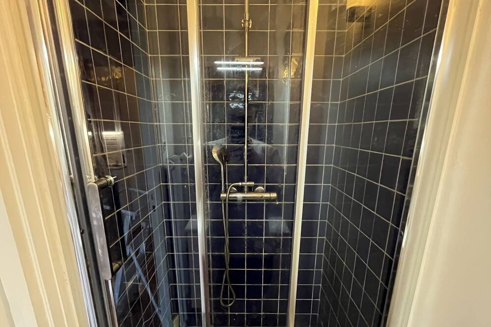 Photo of Bathroom in Versailles