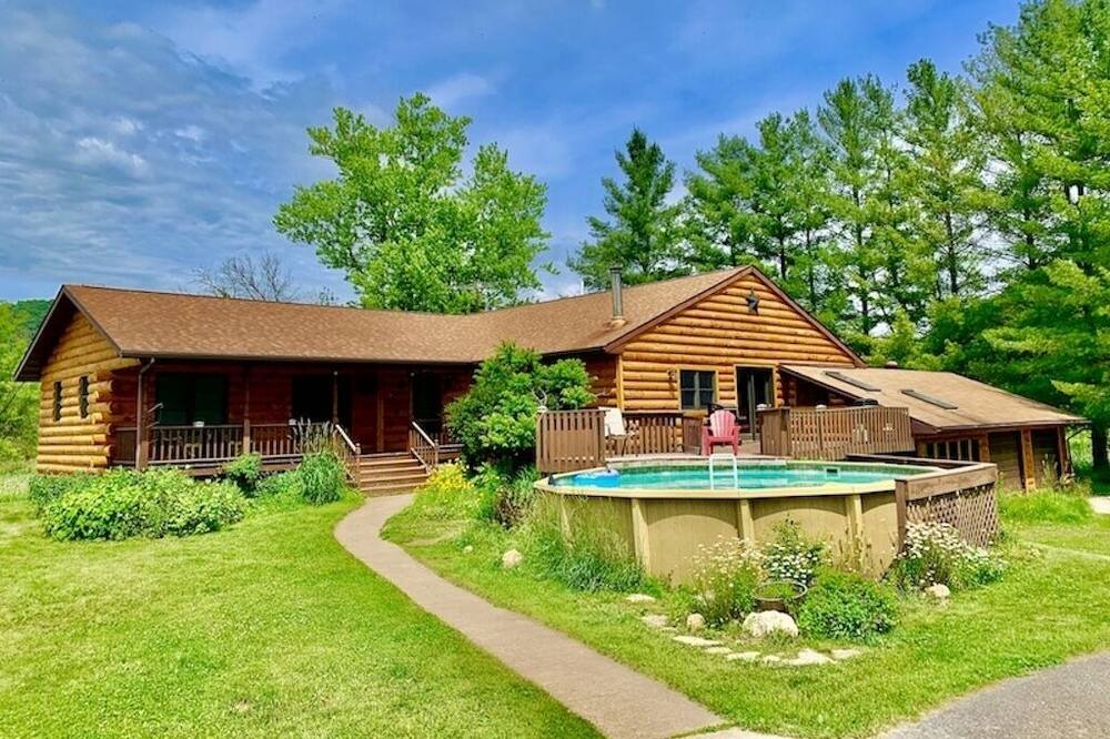 Photo of Outdoor in Lansing