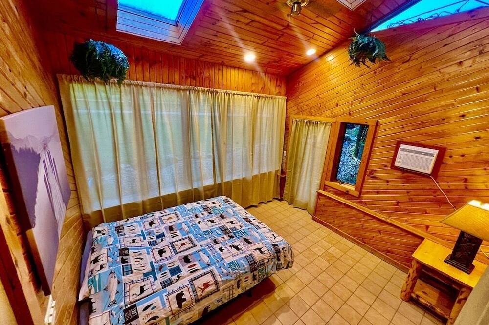 Photo of Bedroom in Lansing