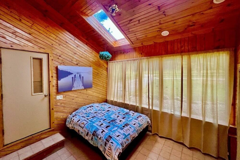 Photo of Bedroom in Lansing