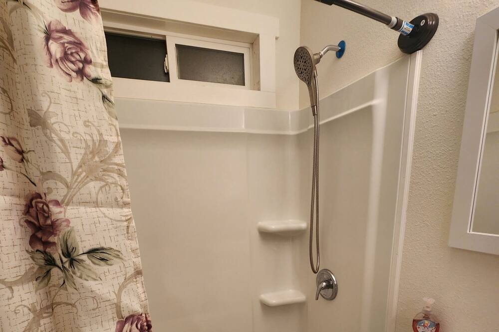 Photo of Bathroom in Umatilla