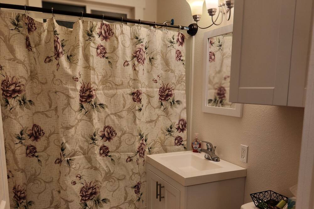 Photo of Bathroom in Umatilla