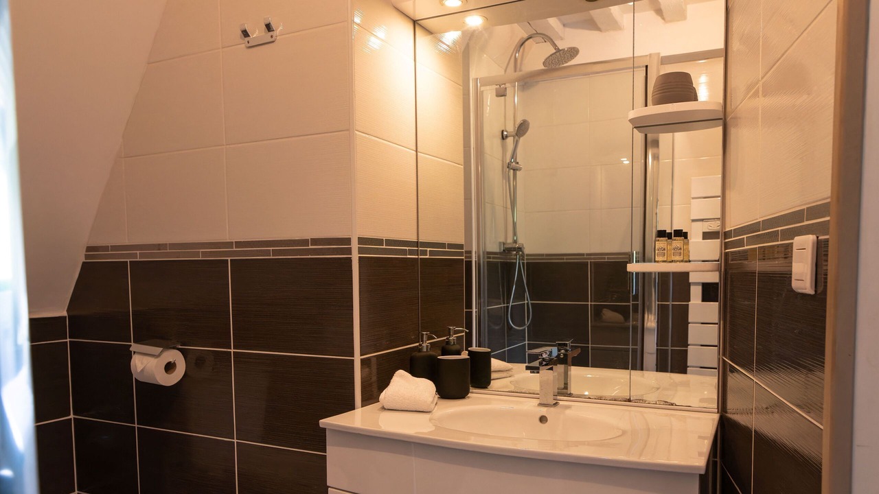 Photo of Bathroom in Yebleron