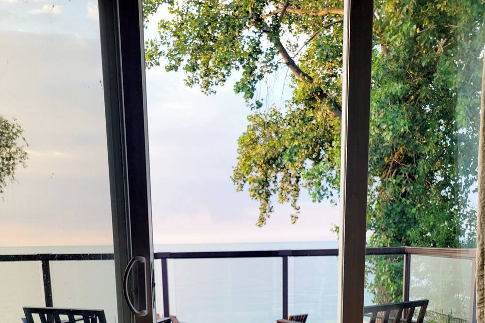 Photo of Patio Balcony in Lakeshore