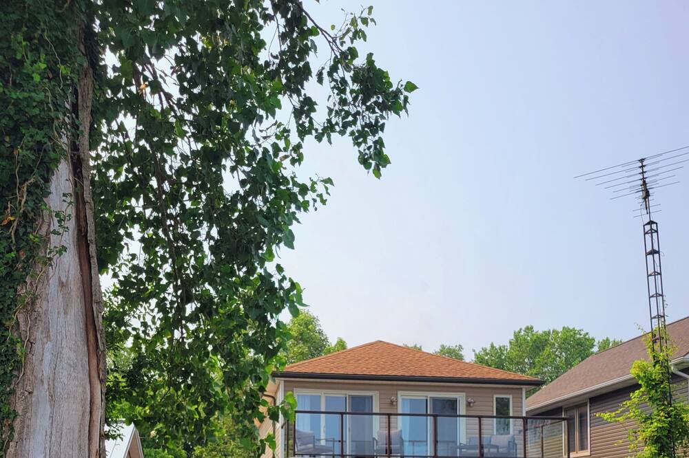 Photo of Outdoor in Lakeshore