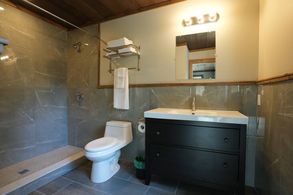 Photo of Bathroom in Algonquin Highlands