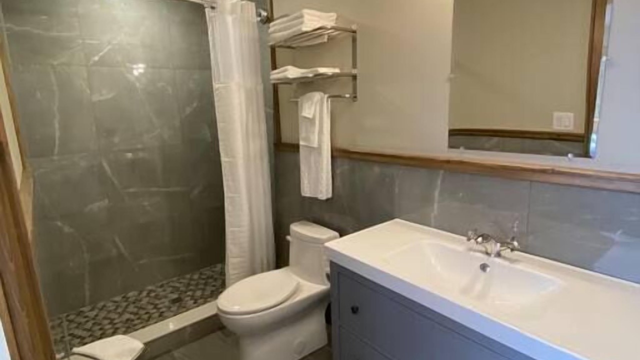 Photo of Bathroom in Algonquin Highlands