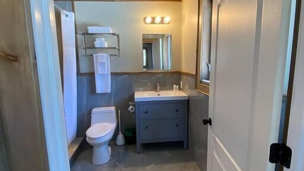 Photo of Bathroom in Algonquin Highlands