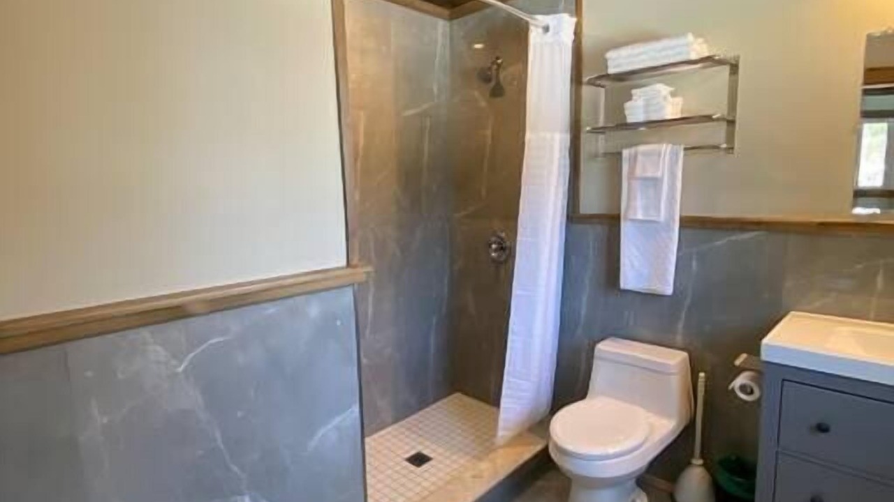 Photo of Bathroom in Algonquin Highlands