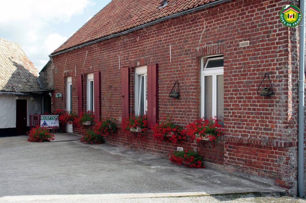 Photo of Outdoor in Henneveux