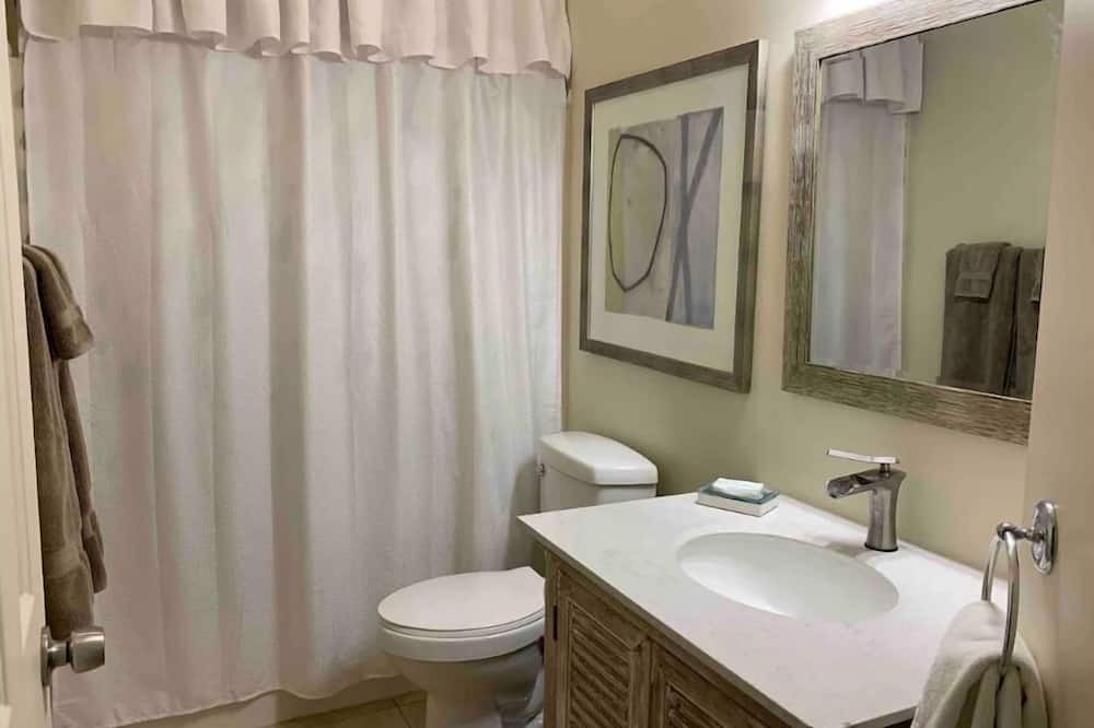 Photo of Bathroom in Jasper