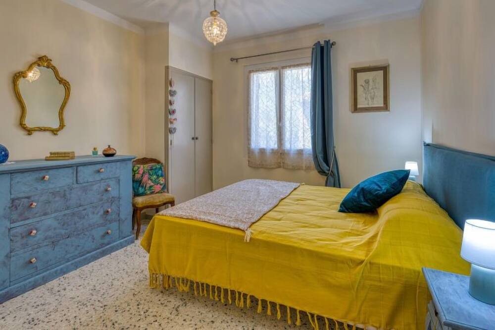 Photo of Bedroom in Saint-Laurent-La-Vernede