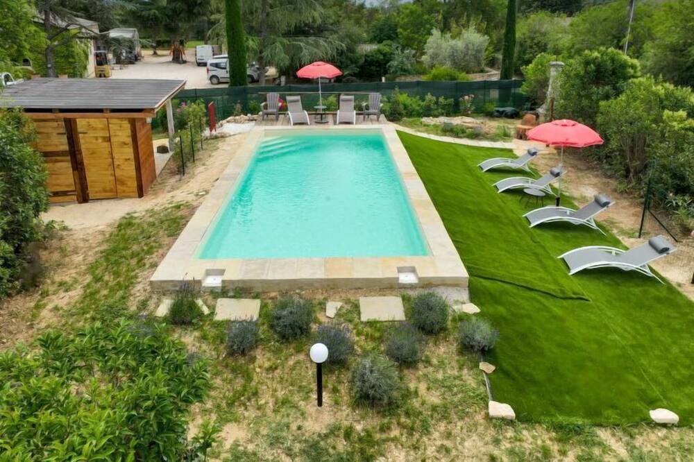 Photo of Outdoor in Saint-Laurent-La-Vernede