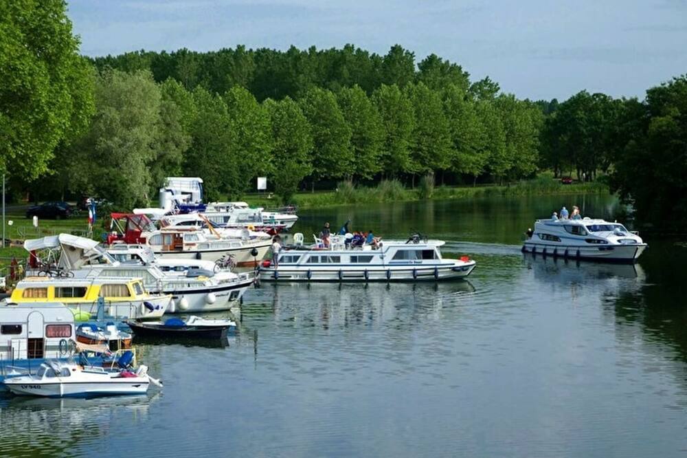 Photo of Others in Cuisery