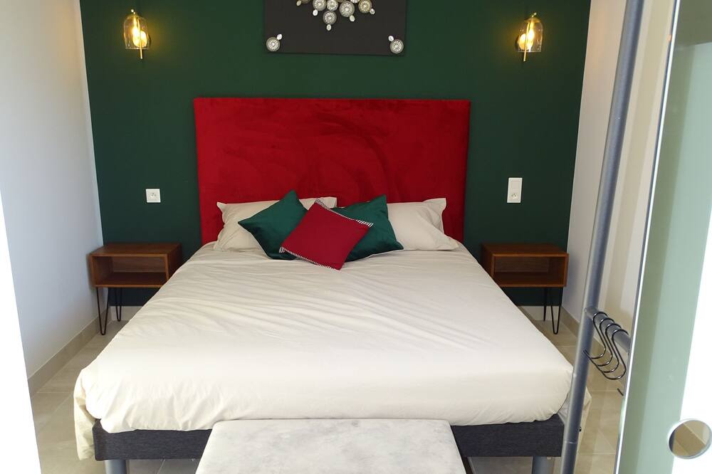 Photo of Bedroom in Cuisery