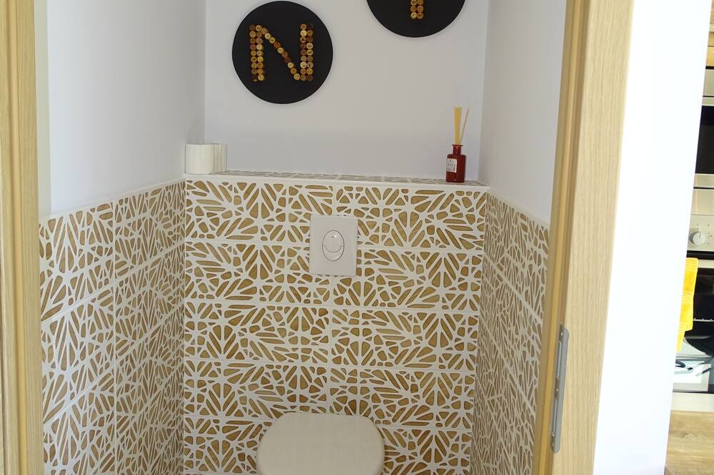 Photo of Bathroom in Cuisery