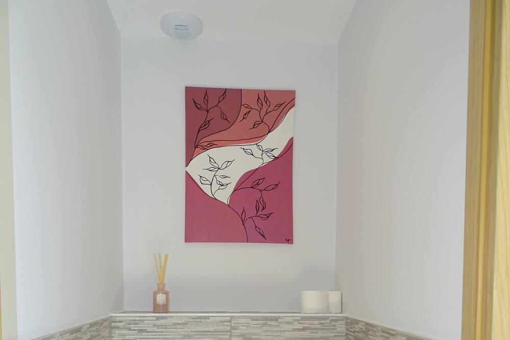 Photo of Bathroom in Cuisery