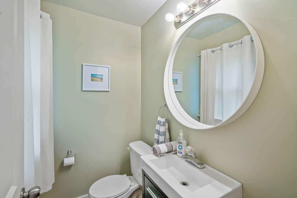 Photo of Bathroom in Fort Erie