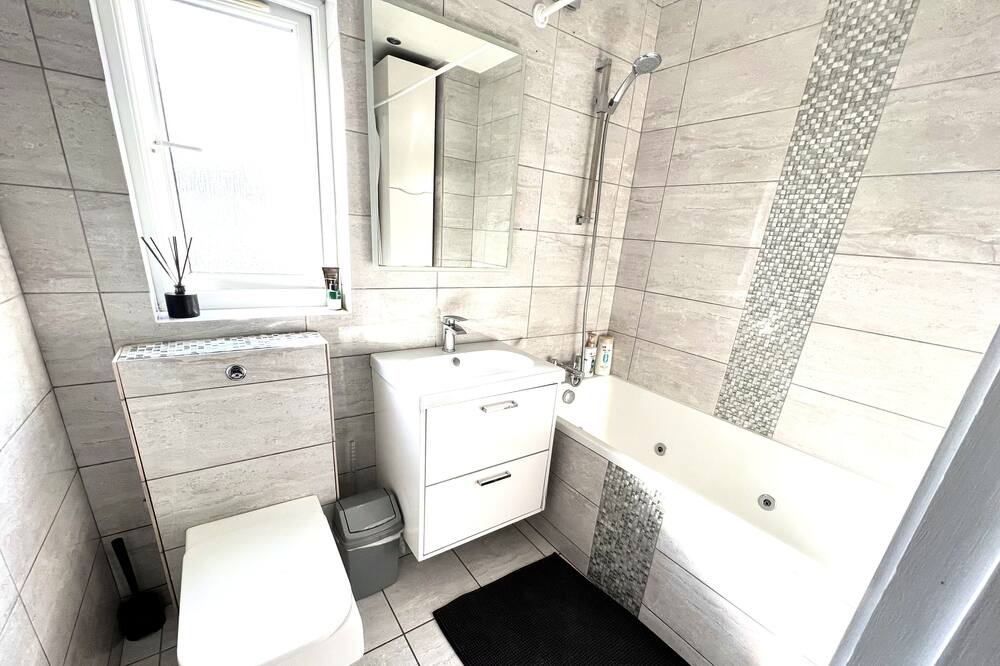 Photo of Bathroom in Whitefoot