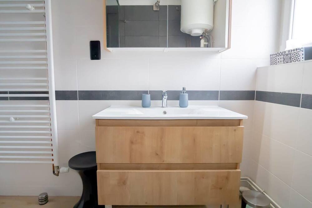Photo of Bathroom in Haussonville-Blandan-Mon Desert-Saurupt